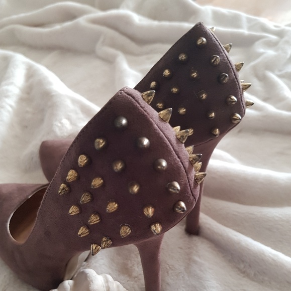 Forever 21 Suede Studded pumps - Picture 6 of 8